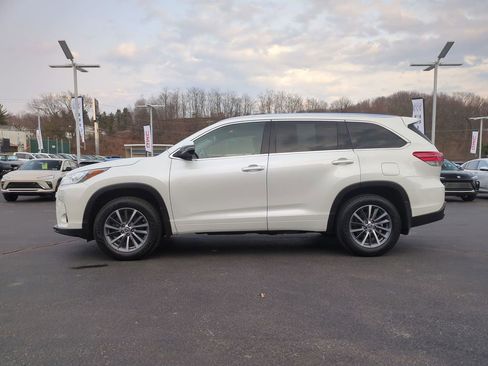 Used 2017 Toyota Highlander XLE image 8