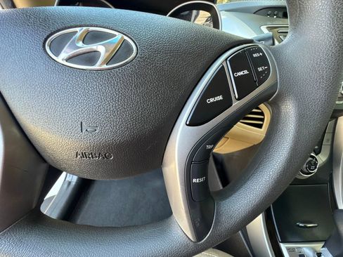 Used 2013 Hyundai Elantra GLS FWD image 19