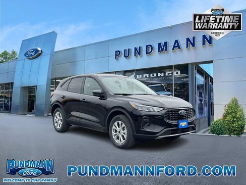 New 2026 Ford Escape Active w/ Cold Weather Package AWD/4WD image 1