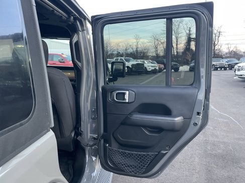 Certified 2020 Jeep Wrangler Unlimited Sahara image 16