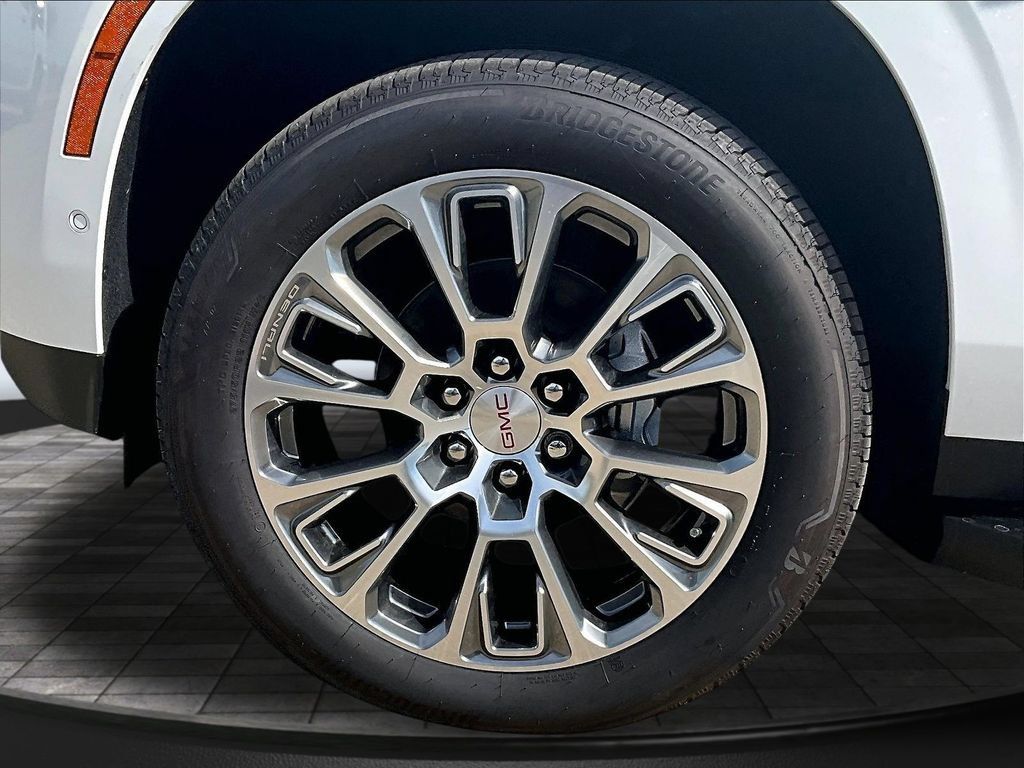 New 2026 GMC Yukon XL Denali w/ Advanced Technology Package AWD/4WD image 13