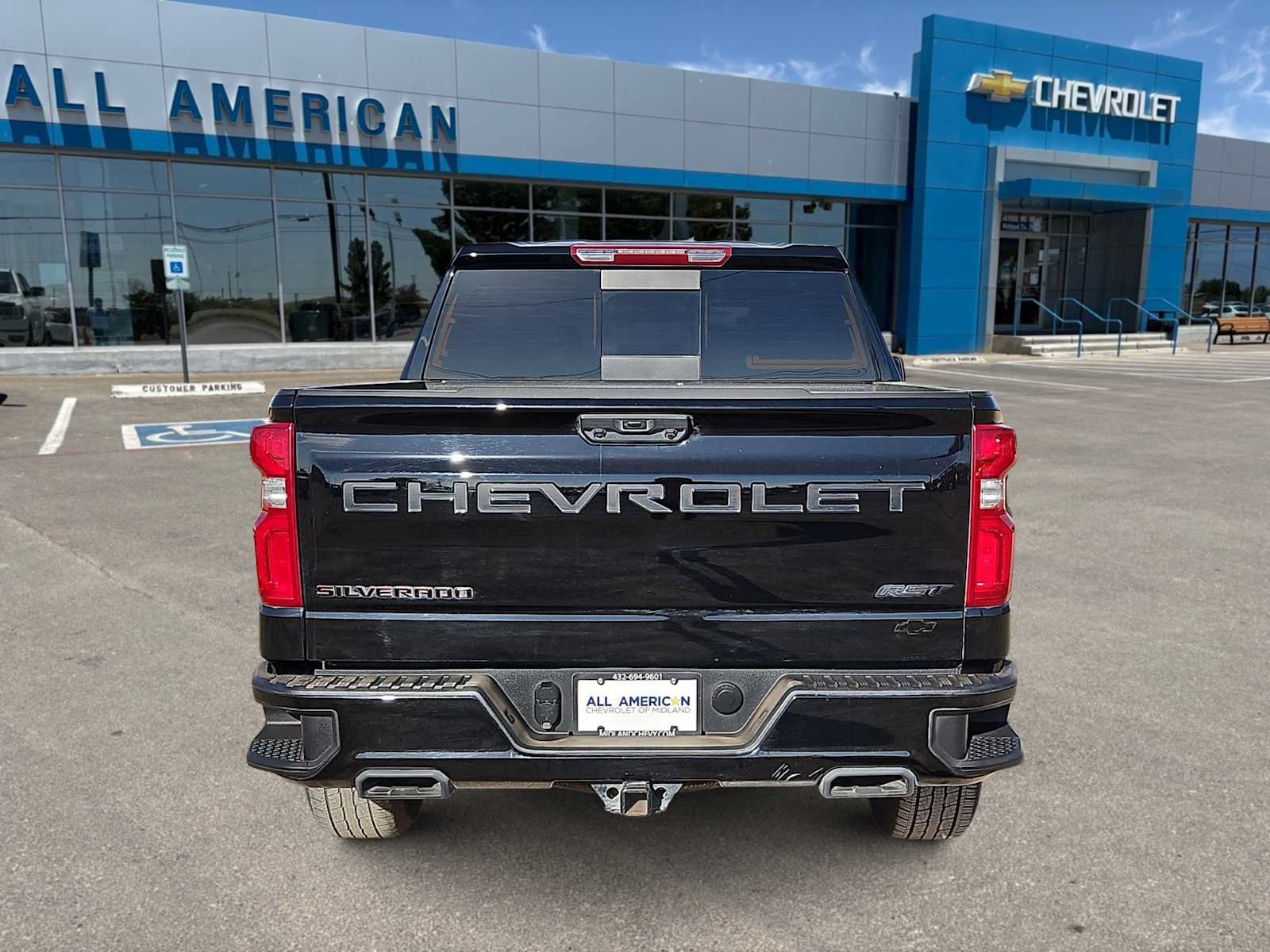 Used 2025 Chevrolet Silverado 1500 RST w/ Redline Edition AWD/4WD image 7