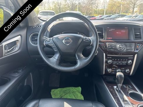 Used 2014 Nissan Pathfinder SL w/ SL Tech Package image 13