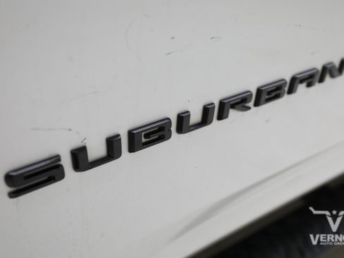 Used 2021 Chevrolet Suburban Z71 w/ Rear Media and Nav Package AWD/4WD image 12