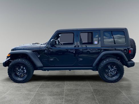 Used 2025 Jeep Wrangler Unlimited Sport AWD/4WD image 2