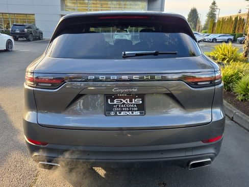 Used 2023 Porsche Cayenne Platinum Edition image 6