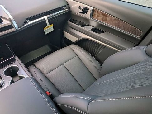 New 2027 Cadillac Vistiq Sport AWD/4WD image 18
