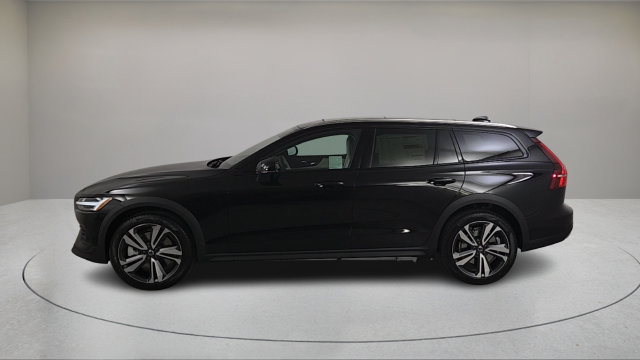 Used 2026 Volvo V60 B5 Cross Country Plus w/ Climate Package AWD/4WD image 7