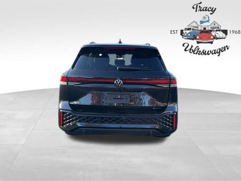 New 2025 Volkswagen Tiguan SE R-Line image 6