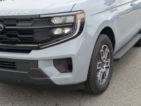 New 2026 Ford Expedition Active image 10