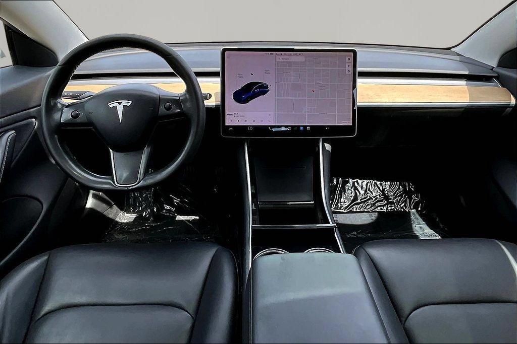 Used 2018 Tesla Model 3 Long Range RWD image 7