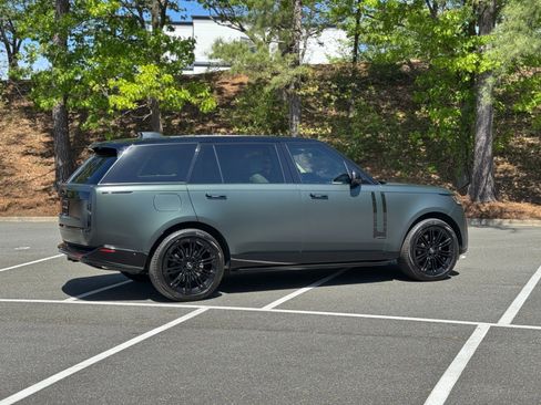 Used 2023 Land Rover Range Rover Long Wheelbase Autobiography image 12