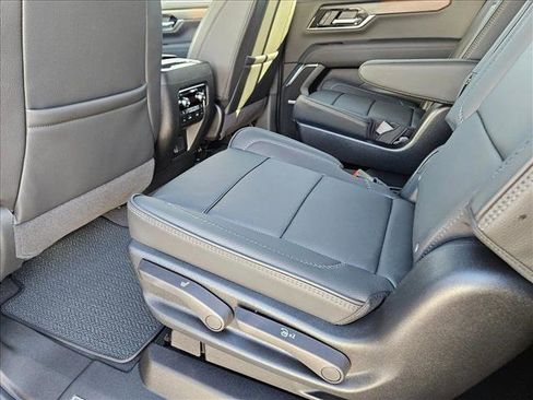 New 2026 GMC Yukon XL Denali w/ Denali Reserve Package image 15