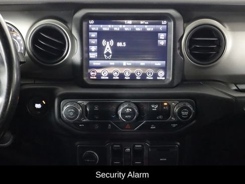 Used 2021 Jeep Wrangler Unlimited Sport AWD/4WD image 25