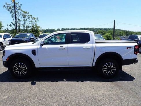Used 2025 Ford Ranger Lariat w/ FX4 Off-Road Package AWD/4WD image 2