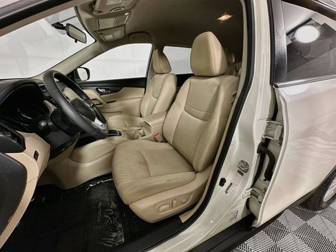 Used 2017 Nissan Rogue SV FWD image 23