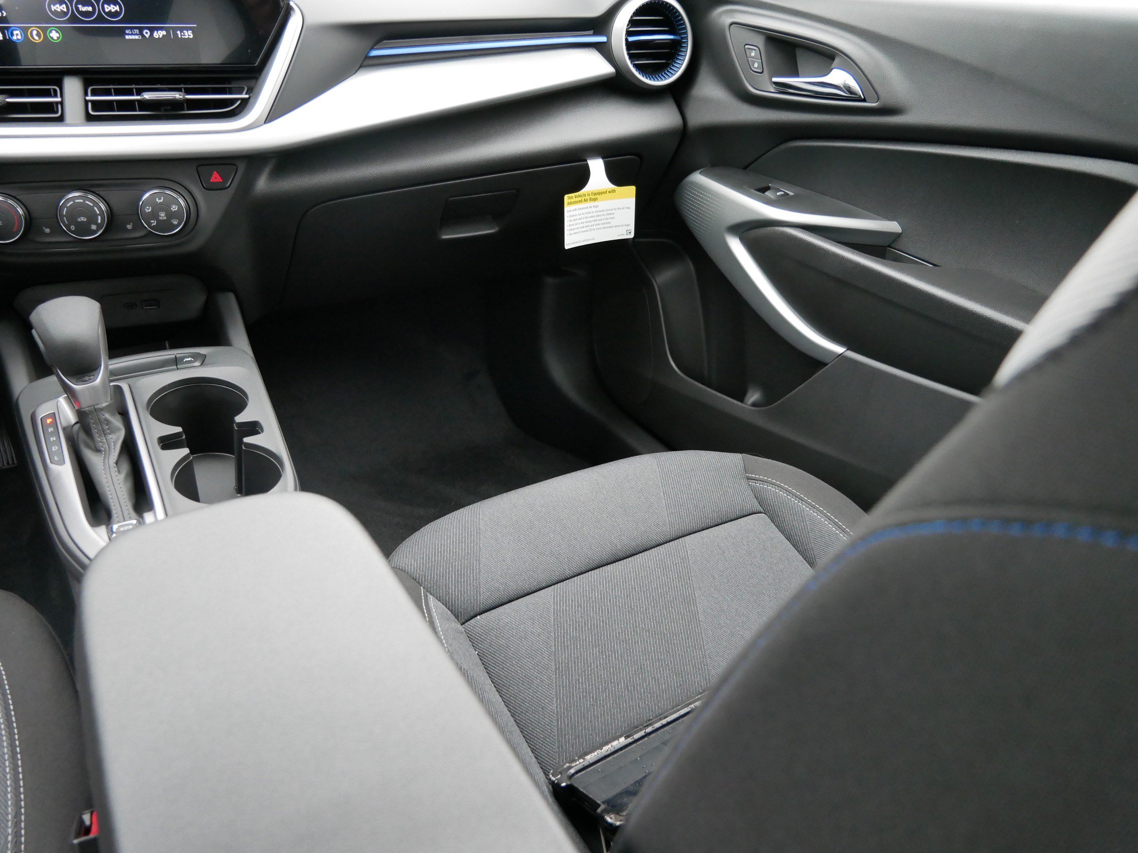 New 2026 Chevrolet Trax LS w/ LS Convenience Package FWD image 15
