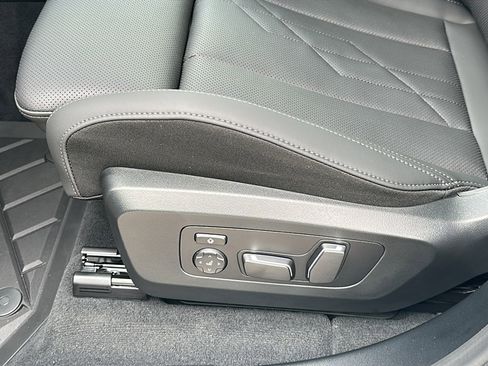 New 2026 BMW X3 xDrive30 w/ Premium Package image 12