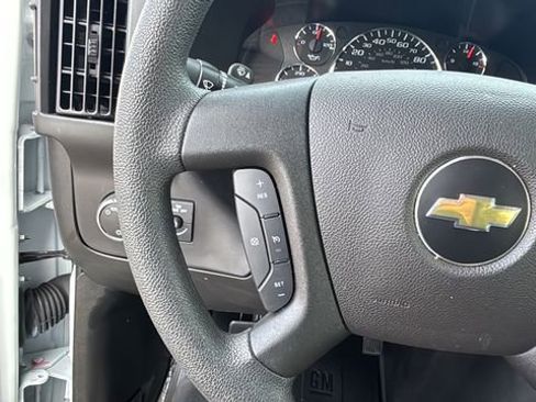 Used 2024 Chevrolet Express 3500 LT w/ LT Preferred Equipment Group image 21