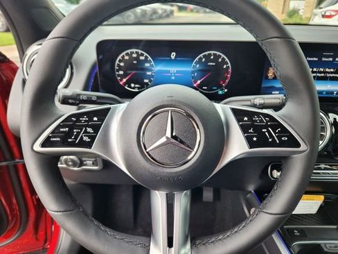 Used 2026 Mercedes-Benz GLB 250 4MATIC image 19