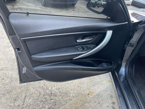 Used 2018 BMW 320i Sedan image 6