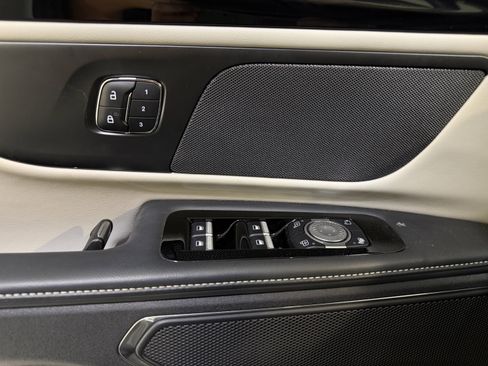 Used 2024 Lincoln Nautilus Reserve image 14