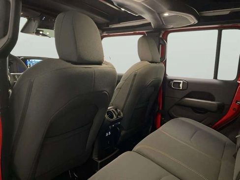 Used 2025 Jeep Wrangler Unlimited Sahara w/ Safety Group image 18