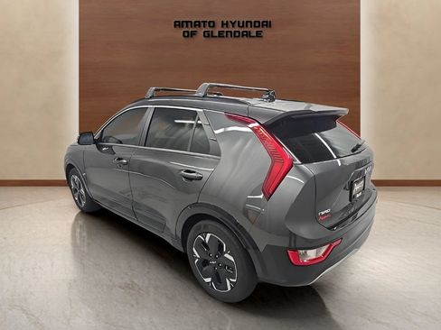 Used 2023 Kia Niro Wind w/ Wind Preserve Package FWD image 4