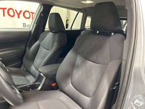 Used 2024 Toyota Corolla Cross LE image 23