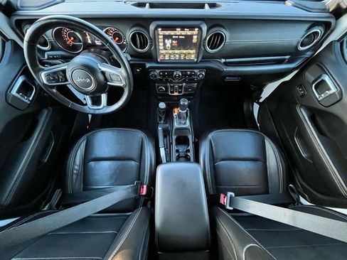 Used 2020 Jeep Wrangler Unlimited Sahara image 25