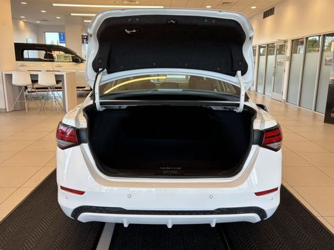 Used 2024 Nissan Sentra SV image 9