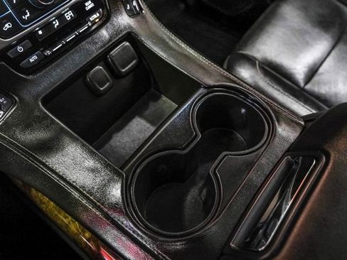 Used 2015 Chevrolet Suburban LT image 22