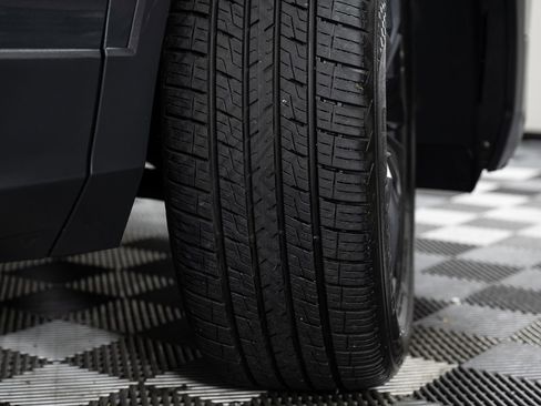 Used 2023 Volkswagen Tiguan SE image 41