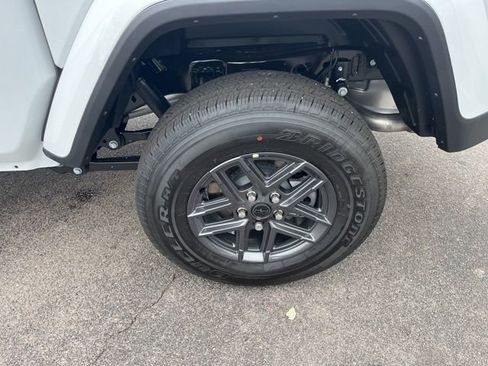 New 2026 Jeep Gladiator Sport AWD/4WD image 19