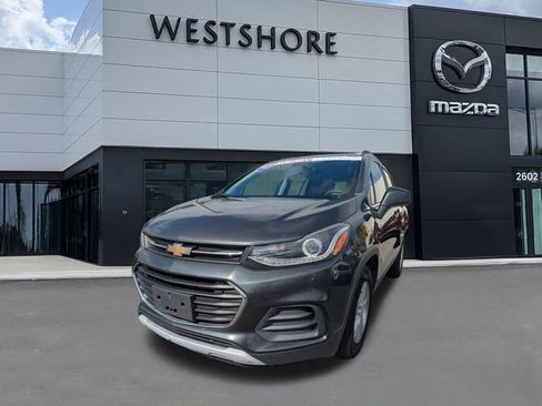 Used 2017 Chevrolet Trax LT w/ LT Convenience Package image 6