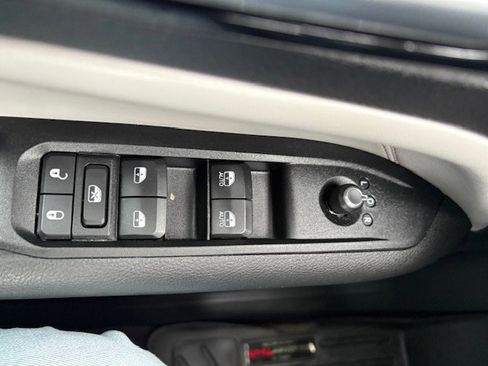 Used 2022 Jeep Compass Limited image 21