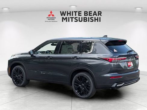 New 2026 Mitsubishi Outlander LE AWD/4WD image 2