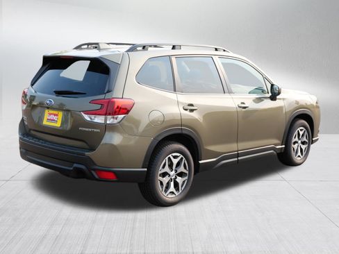 Used 2023 Subaru Forester Premium AWD/4WD image 7
