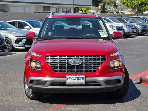 New 2025 Hyundai Venue SEL image 3