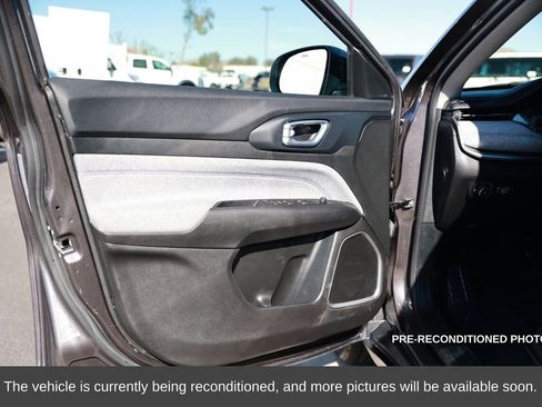 Used 2022 Jeep Compass Latitude image 16