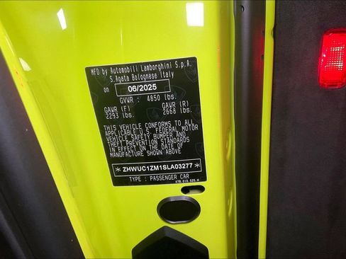 Used 2025 Lamborghini Revuelto image 35