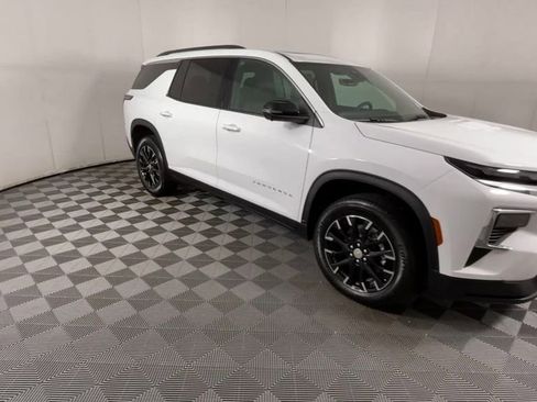 New 2026 Chevrolet Traverse LT w/ Sun and Wheel Package image 2