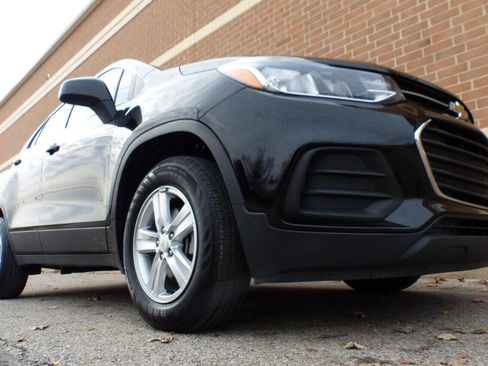 Used 2019 Chevrolet Trax LS image 31