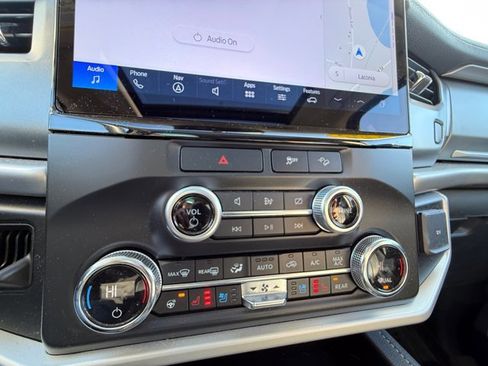 Used 2022 Ford Expedition XLT image 21