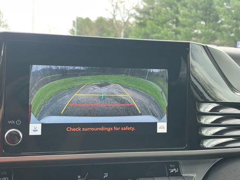 Used 2025 Toyota Camry LE FWD image 36