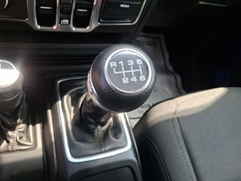 Used 2018 Jeep Wrangler Unlimited Sport S AWD/4WD image 14