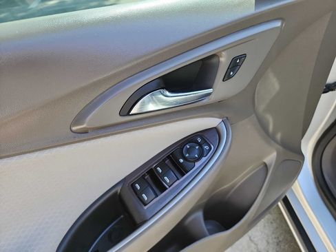 Used 2022 Chevrolet Malibu LS FWD image 14