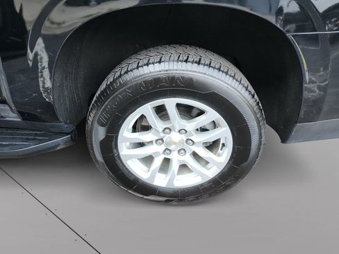 Used 2024 Chevrolet Suburban LT AWD/4WD image 14