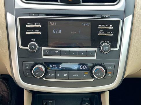 Used 2017 Nissan Altima 2.5 SL w/ Moonroof Package image 17