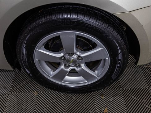 Used 2015 Chevrolet Cruze LT image 48